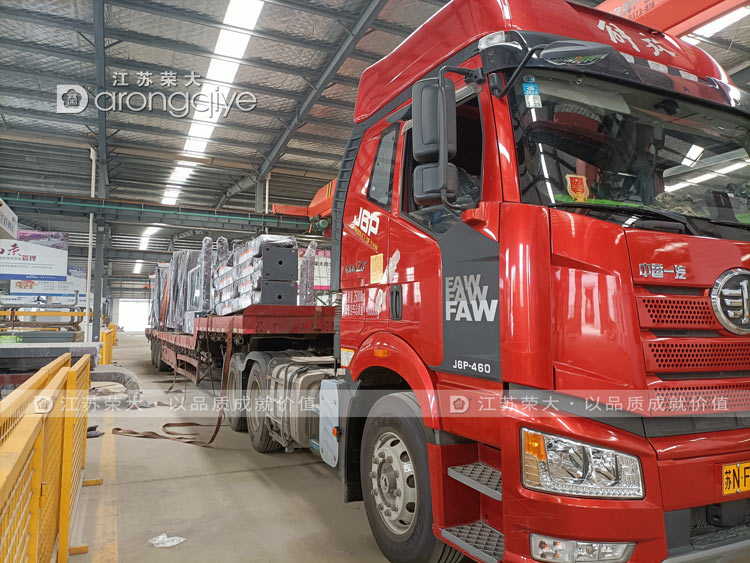 第二批不銹鋼公交候車亭發往山東