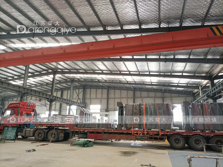 第二批不銹鋼公交候車亭發往山東