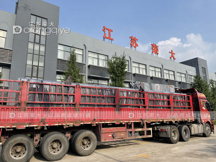 山東不銹鋼公交候車(chē)亭第三批發(fā)貨