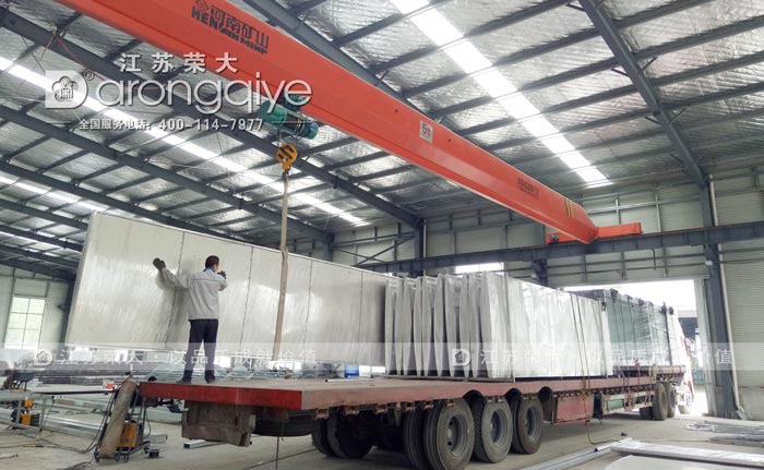 海南不銹鋼公交候車亭發(fā)貨圖二